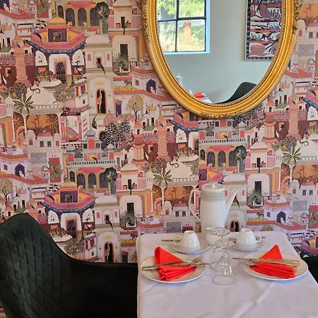 Solvang Hotel *